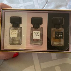 Victoria's Secret NWT, exclusive Tease Parfum set in gift box.